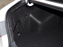 2013款 2.0L 自动 尊贵版