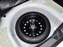 2013款 2.0L 自动 尊贵版