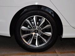 2013款 2.0L 自动 尊贵版