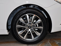 2013款 2.0L 自动 尊贵版