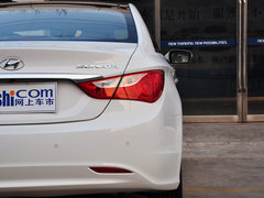 2013款 2.0L 自动 尊贵版