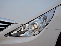2013款 2.0L 自动 尊贵版