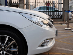 2013款 2.0L 自动 尊贵版
