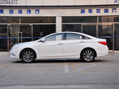 2013款 2.0L 自动 尊贵版