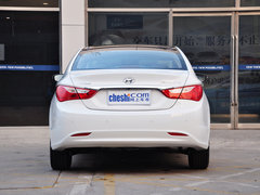 2013款 2.0L 自动 尊贵版