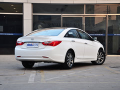 2013款 2.0L 自动 尊贵版