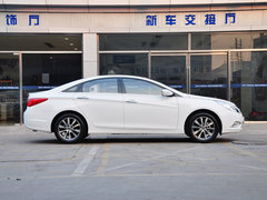2013款 2.0L 自动 尊贵版
