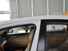 2013款 2.0L 自动 豪华版
