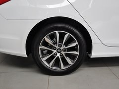 2013款 2.0L 自动 豪华版