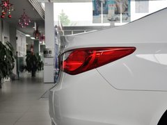 2013款 2.0L 自动 豪华版