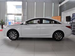 2013款 2.0L 自动 豪华版