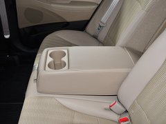 2013款 2.0L 自动 豪华版