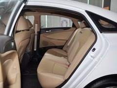 2013款 2.0L 自动 豪华版
