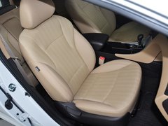 2013款 2.0L 自动 豪华版