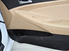 2013款 2.0L 自动 豪华版