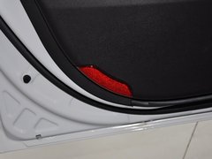 2013款 2.0L 自动 豪华版