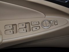 2013款 2.0L 自动 豪华版