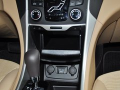 2013款 2.0L 自动 豪华版