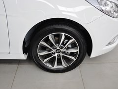 索纳塔八 2013款 2.0L 自动 豪华版
