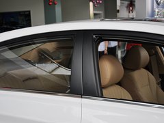 2013款 2.0L 自动 豪华版
