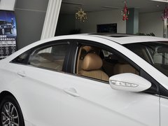 2013款 2.0L 自动 豪华版
