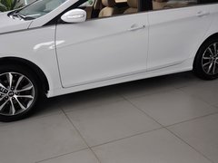2013款 2.0L 自动 豪华版