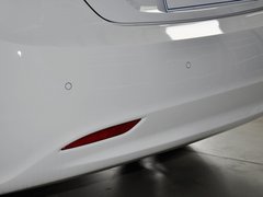 2013款 2.0L 自动 豪华版