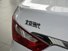 2013款 2.0L 自动 豪华版