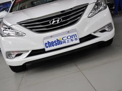 2013款 2.0L 自动 豪华版