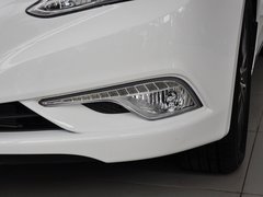 2013款 2.0L 自动 豪华版