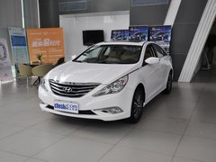 2013款 2.0L 自动 豪华版