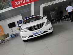 2013款 2.0L 自动 豪华版