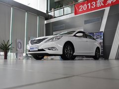2013款 2.0L 自动 豪华版