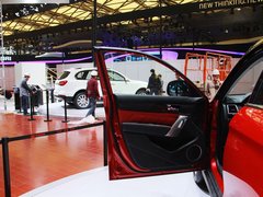 2014款 1.5T 手动 四驱尊贵版 5座