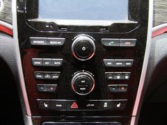 2014款 1.5T 手动 四驱尊贵版 5座
