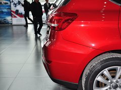 2014款 1.5T 手动 四驱尊贵版 5座