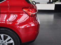 2014款 1.5T 手动 四驱尊贵版 5座