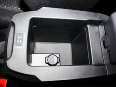 2013款 两厢 1.6L 手动 乐尚型