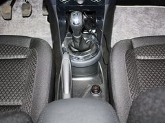 2013款 两厢 1.6L 手动 乐尚型
