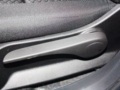 2013款 两厢 1.6L 手动 乐尚型