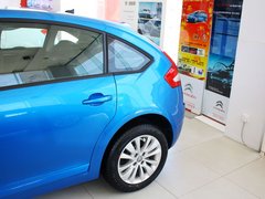 2013款 两厢 1.6L 手动 乐尚型