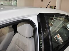 2013款 两厢 1.6L 自动 乐尚型