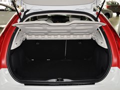 2013款 两厢 1.6L 自动 乐尚型