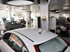 2013款 两厢 1.6L 自动 乐尚型