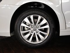 2013款 两厢 1.6L 自动 乐尚型