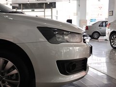 2013款 两厢 1.6L 自动 乐尚型