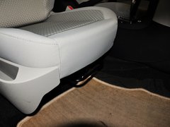 2013款 两厢 1.6L 自动 乐尚型