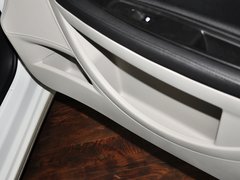 2013款 两厢 1.6L 自动 乐尚型