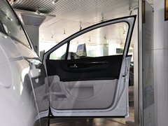 2013款 两厢 1.6L 自动 乐尚型