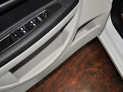 2013款 两厢 1.6L 自动 乐尚型